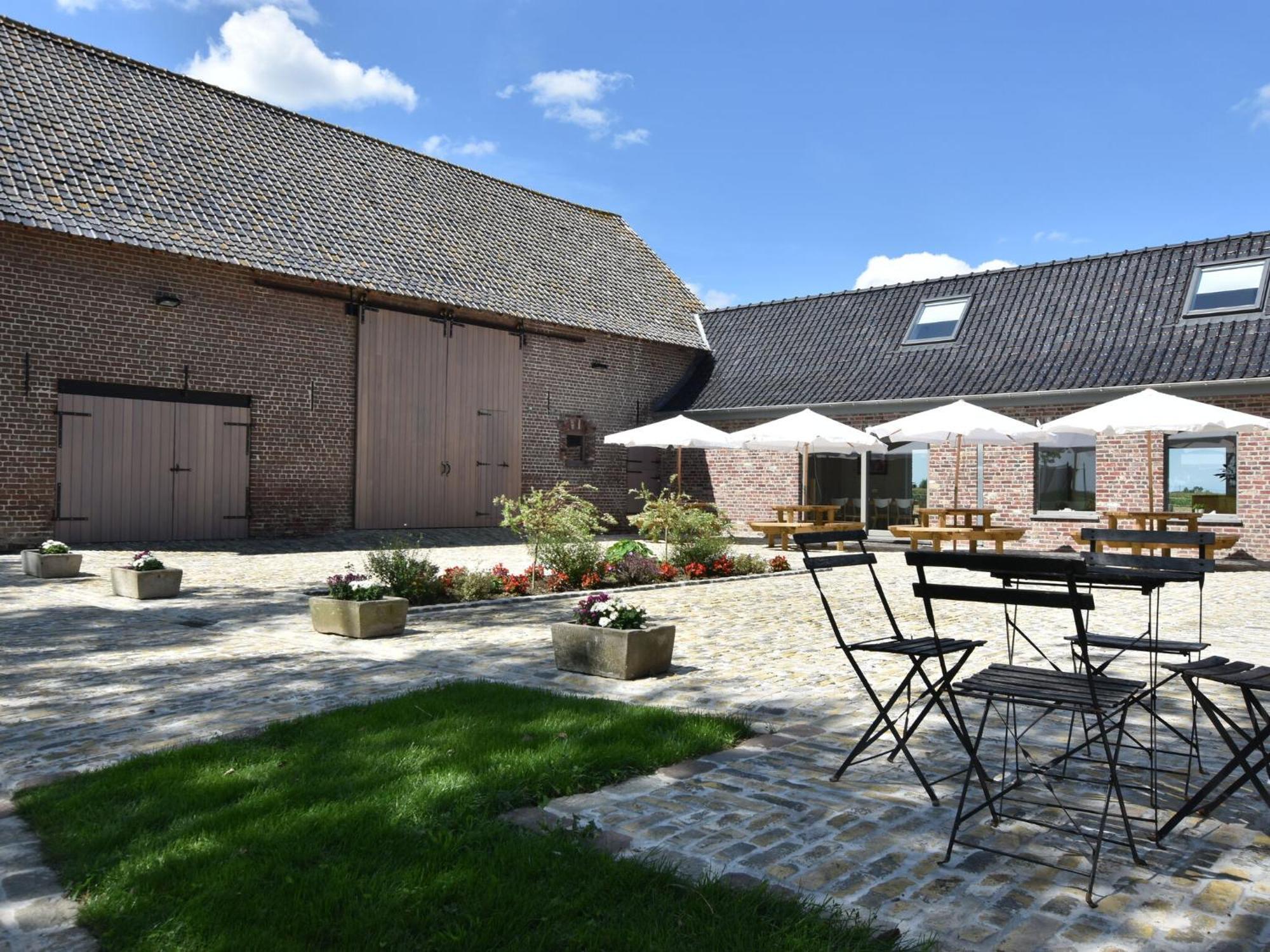 Spacious Holiday Home With Pond In Poperinge Roesbrugge-Haringe Bagian luar foto