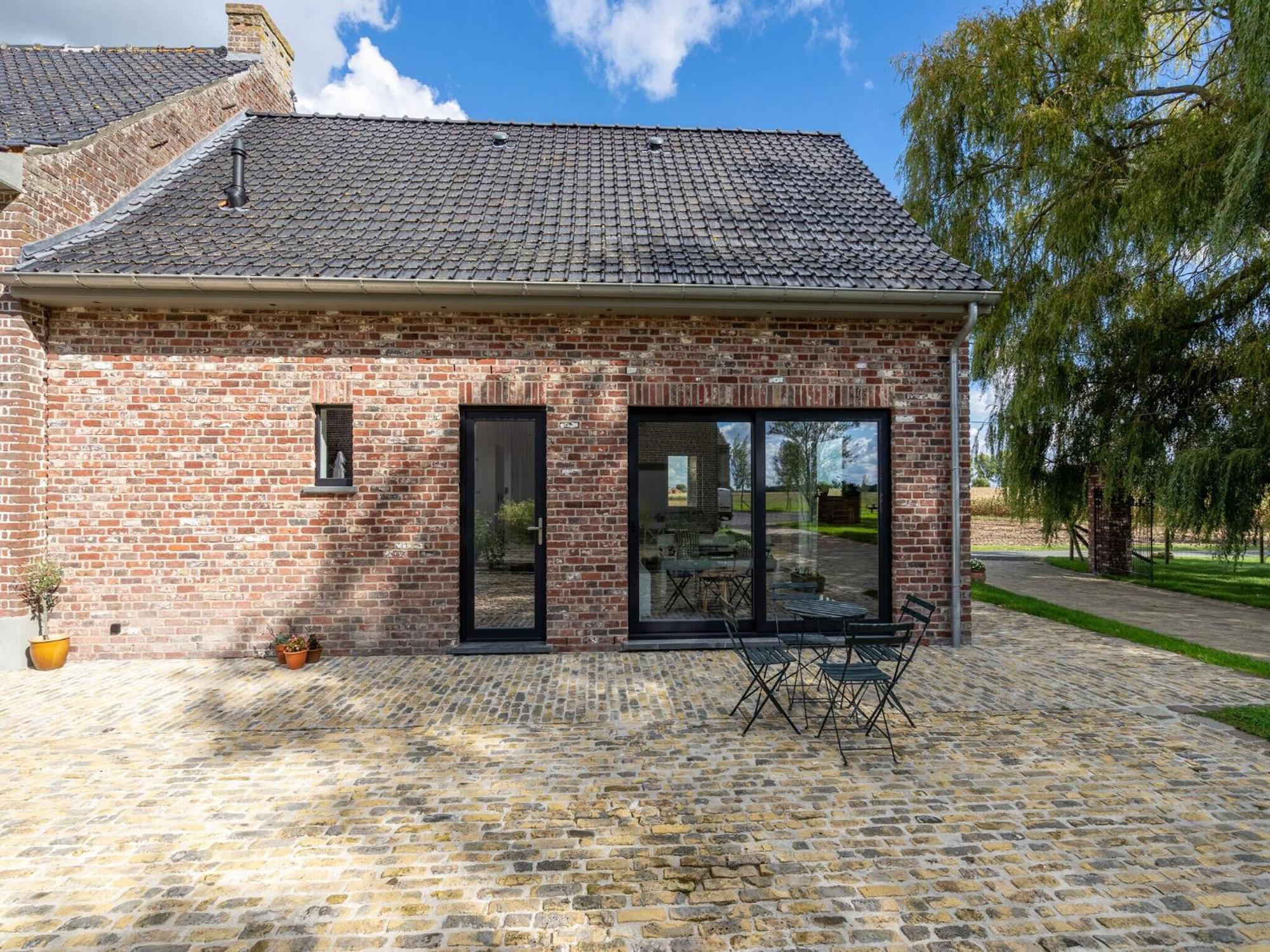 Spacious Holiday Home With Pond In Poperinge Roesbrugge-Haringe Bagian luar foto