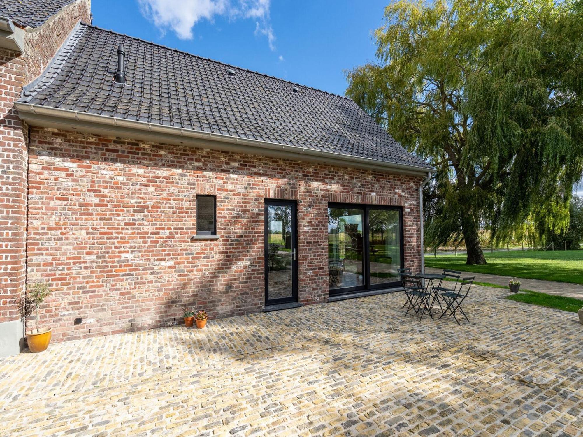 Spacious Holiday Home With Pond In Poperinge Roesbrugge-Haringe Bagian luar foto